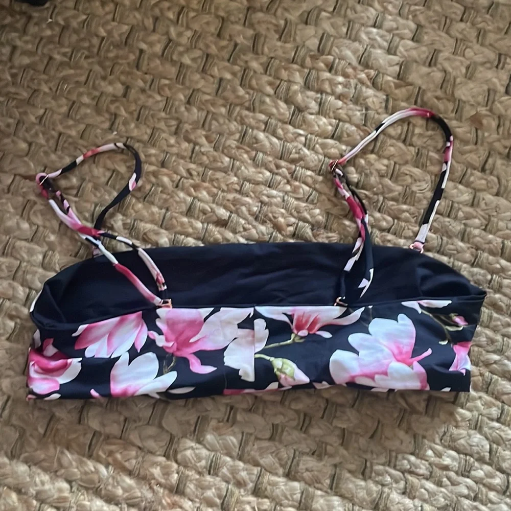 FRANKIES BIKINIS JOY TOP NWT